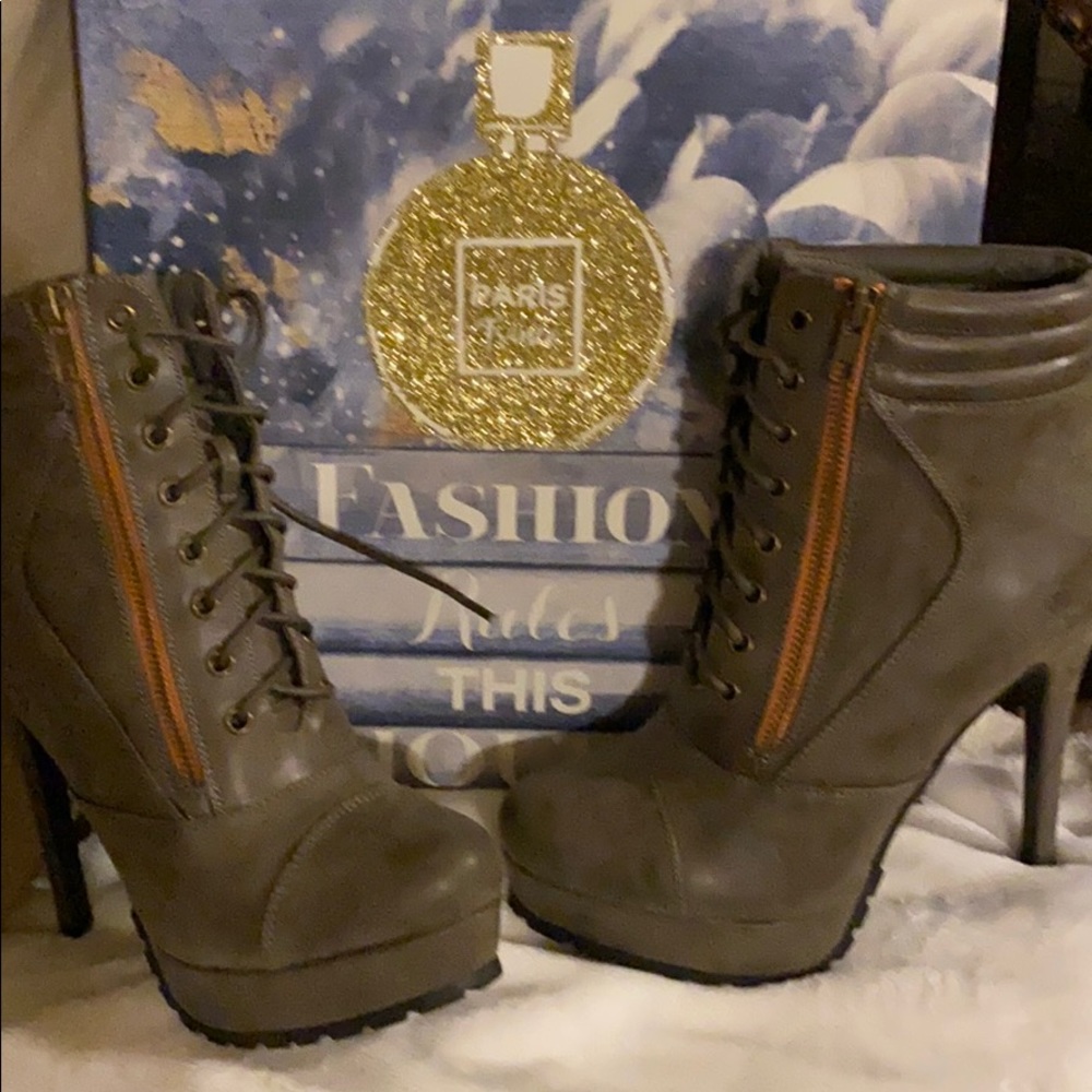 Booties - Picture 4 of 5